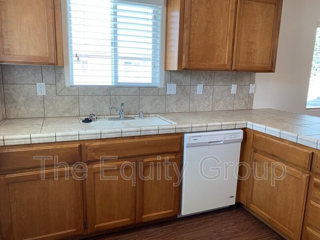Photo - 2218 W Lark Ave
