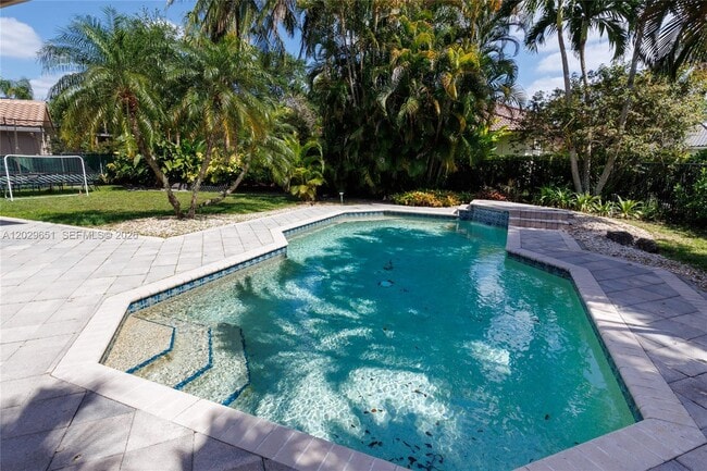 Photo - 280 Landings Blvd