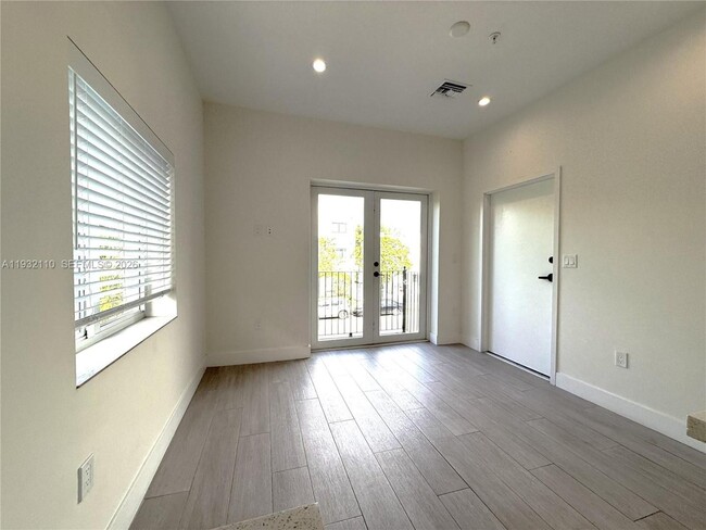 Photo - 1786 SW 9th St