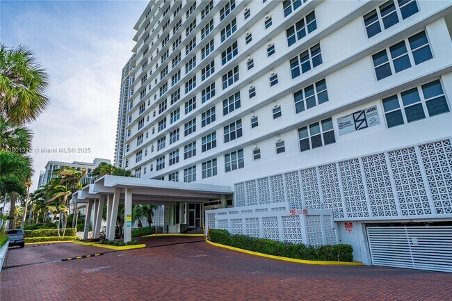 Photo - 4747 Collins Ave Condo Unit 1511