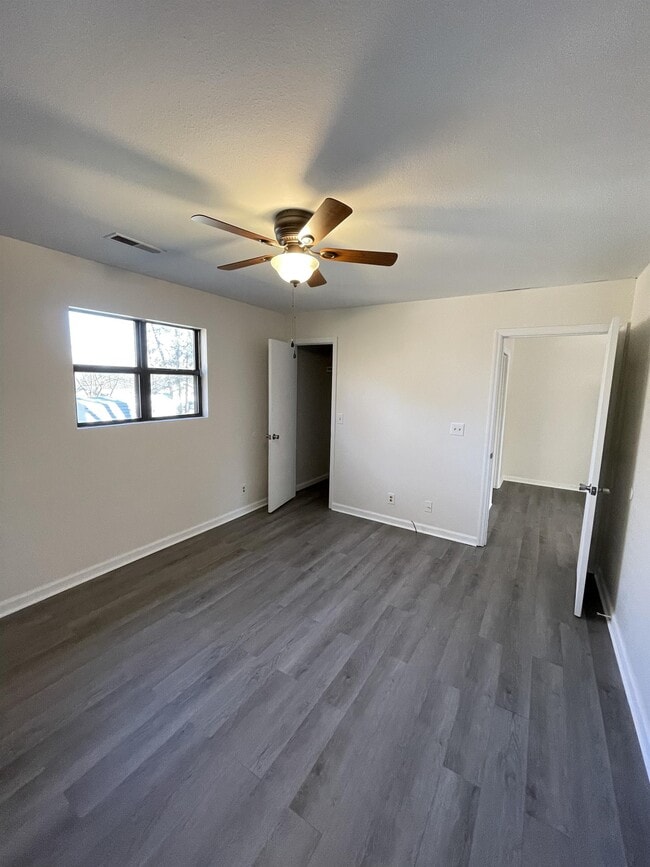 Photo - 914 Sparta Dr