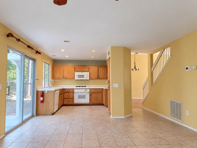 635 Hillhaven Dr