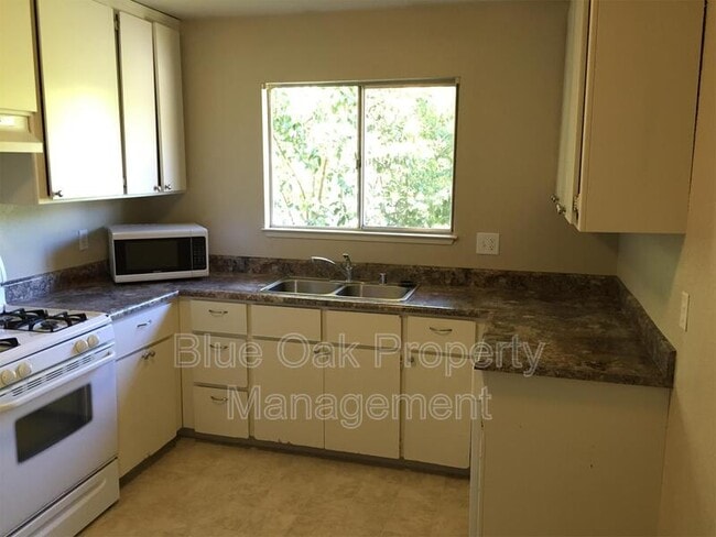 Photo - 346 Hickory St