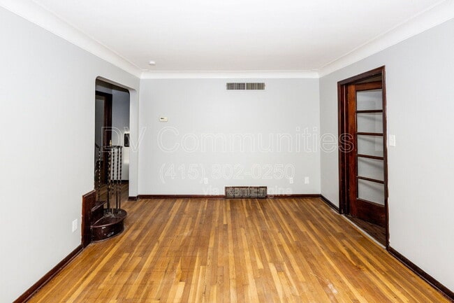 Photo - 312 E 317th St