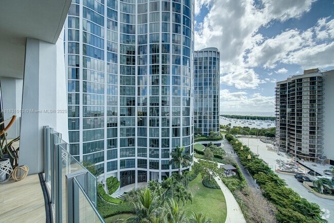 Building Photo - 2831 S Bayshore Dr Unit 1002 Rental