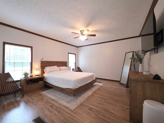 Photo - 21683 White Oak Dr