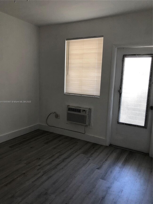 Photo - 380 SW 4th St Unit 1