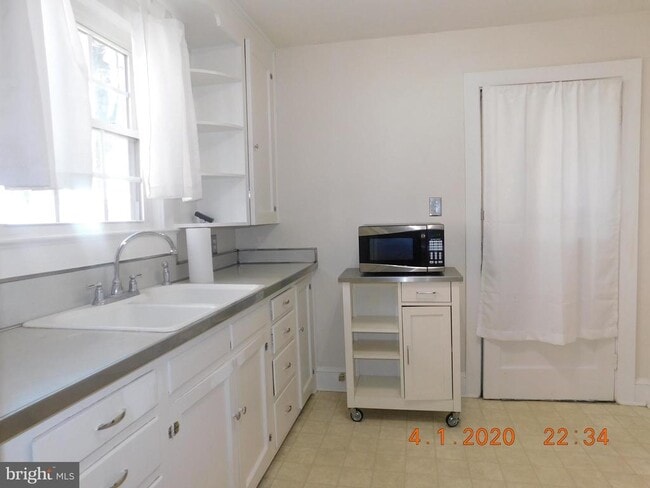 Photo - 815 Bright St