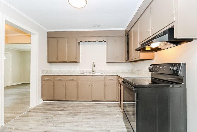 Photo - 503 Hawkins Ave