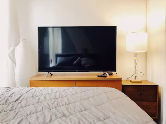 Photo - Furnished room/NOT APARTMENT Unit 2FL