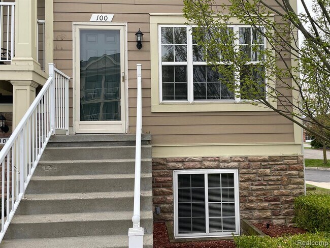 Photo - 100 Evergreen Tr