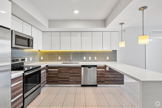 3BR, 2BA - 1,290 SF - Kitchen