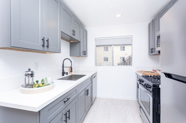 Photo - Beautiful Highland Park Apartment! Unidad 14