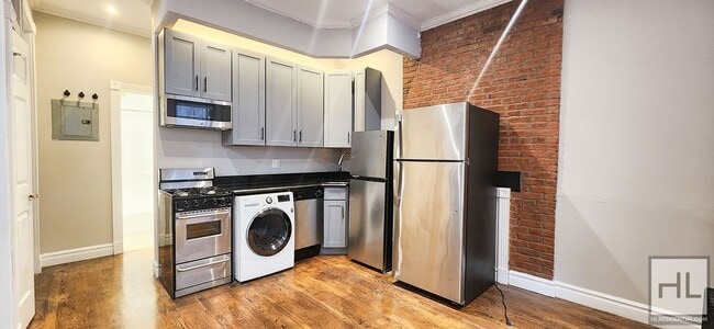Building Photo - Clinton Street Rental