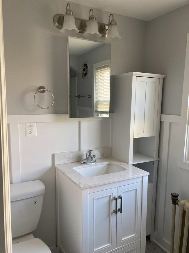 Photo - White House Apartments