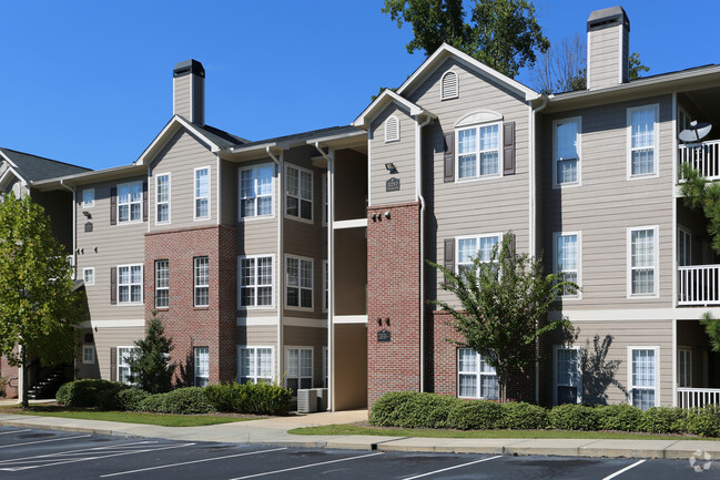 Village on the Green Apartments For Rent in Atlanta, GA | ForRent.com