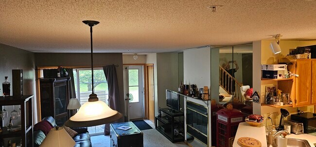 Photo - 2225 Ranchview Ln N