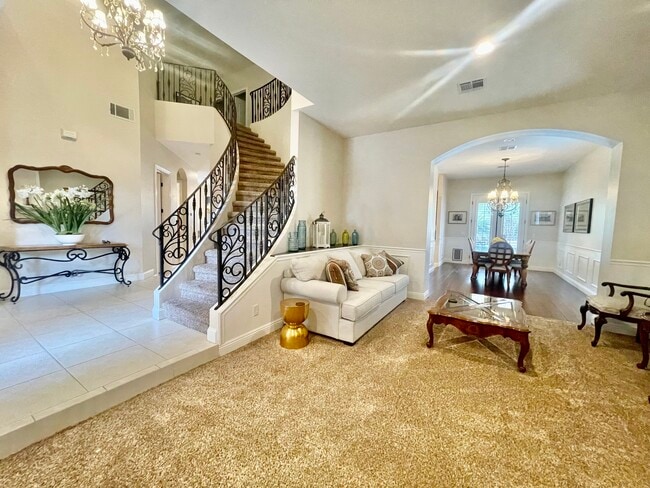 Photo - 331 W Sherwood Dr