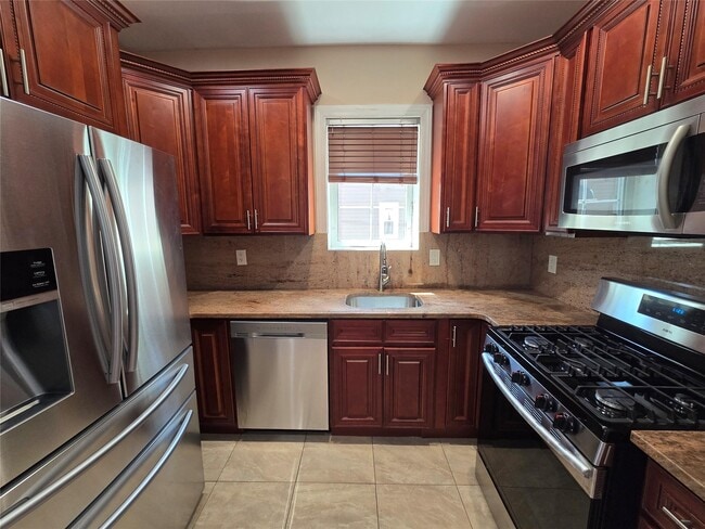 Photo - 120-32 201st St Townhome