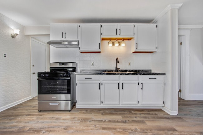 Photo - 313 Fenton St Unit Lower