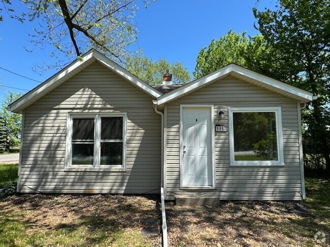 Building Photo - 1987 US-421 Rental