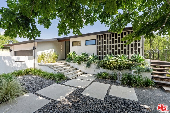 Building Photo - 2652 Byron Pl Rental