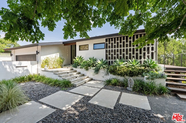 Building Photo - 2652 Byron Pl Rental