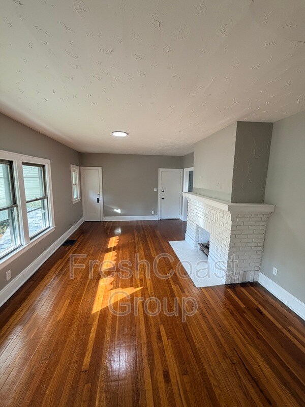 Building Photo - 3359 Sutton Rd Unit 3357 Sutton Rd