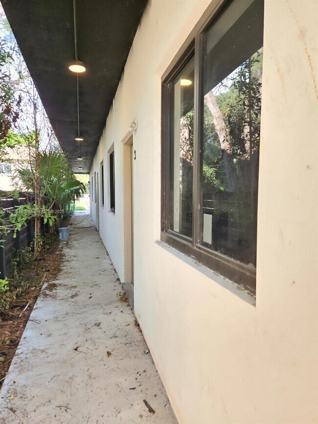 Photo - 753 NW 30th St Unidad 1
