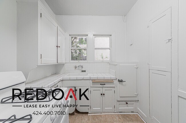 Photo - 1740 N Gramercy Pl Unit 101