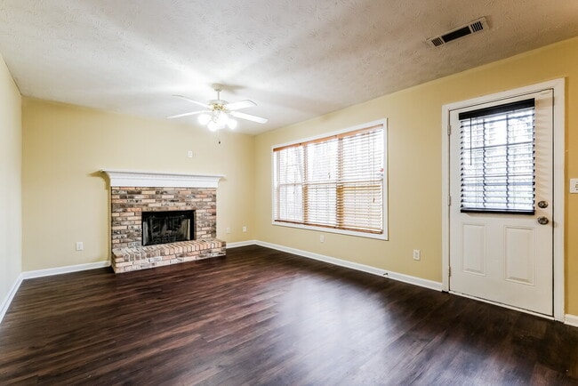 Photo - 865 Simon Ive Dr