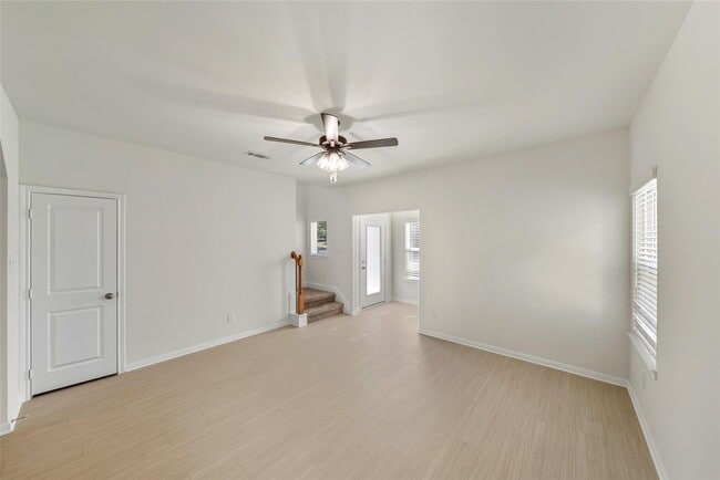 Photo - 712 W Dallas St