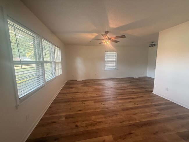 Photo - 3 bed 2 bath in the heart of the city