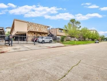 Building Photo - 3809 N Braeswood Blvd Unit 14 Rental