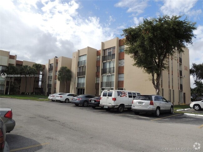 Building Photo - 9411 SW 4th St Unit 306 Rental