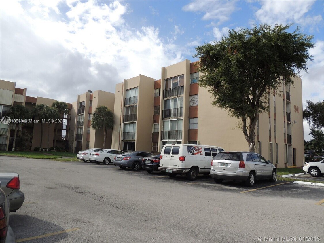 Photo - 9411 SW 4th St (Miami, FL)