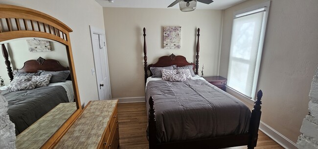 Photo - 563 E 4th Ave # B