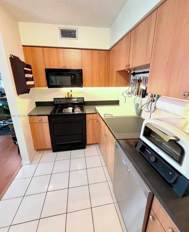 Photo - 1330 West Ave