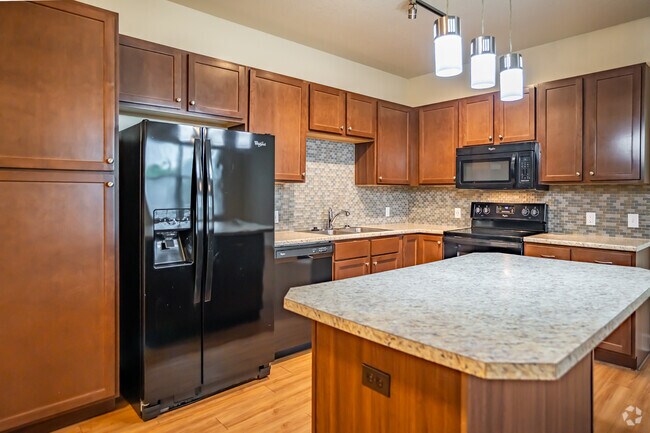 1BR, 1BA - 1,050SF - Kitchen - Blue Heron Living Apartment Homes