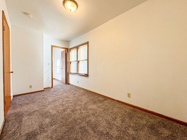 Photo - 2718 Commercial Ave Unit 2718 Commercial Ave #2