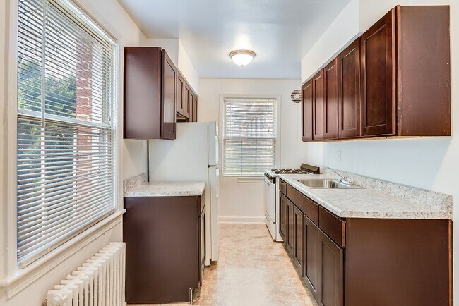 Photo - 3320 11th Pl SE Unidad 201