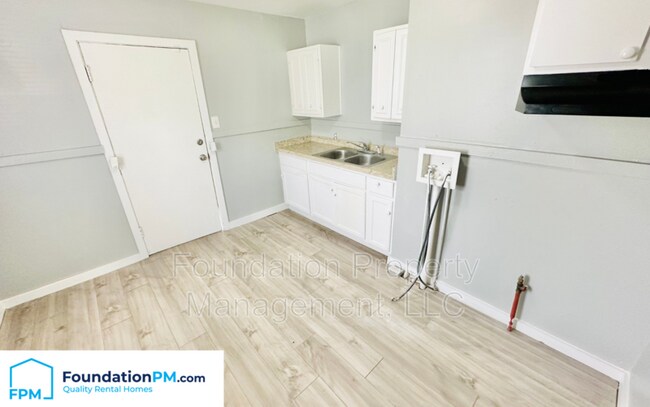 Photo - 1971 Boyle Ave