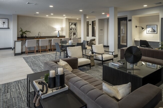 Photo - Broadmoor168