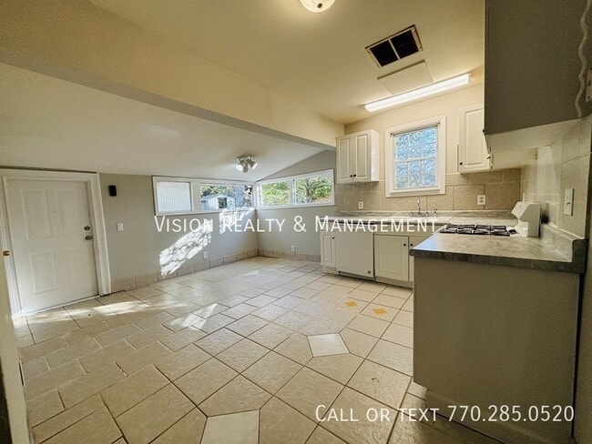 Photo - 302 Mandeville Ave