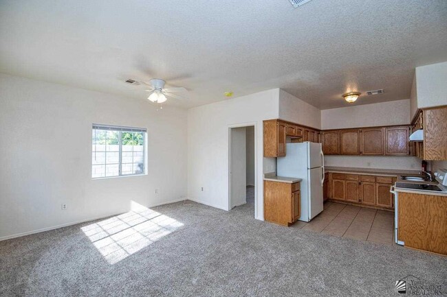Photo - 986 S 37th Ave