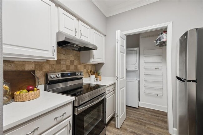 Photo - 3777 Peachtree Rd NE Unit 914