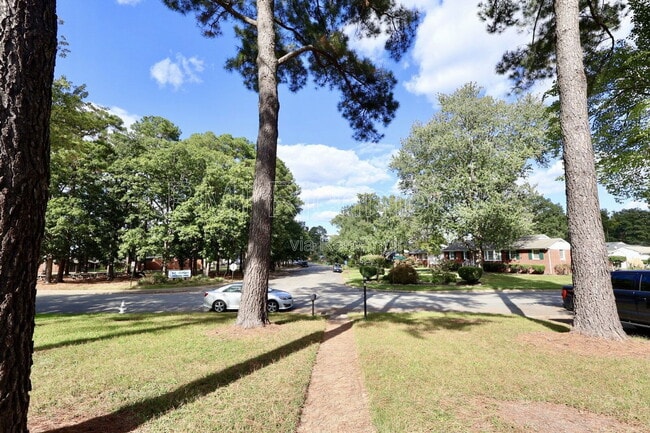 Photo - 9107 Mapleview Ave