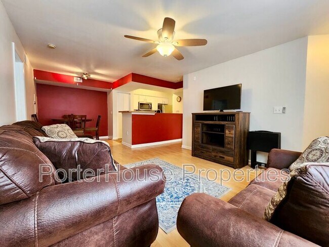 Photo - 3020 Parkway Blvd Unit 204