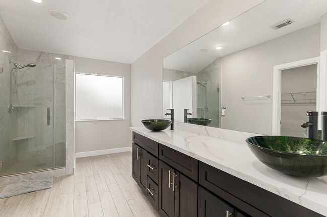 Photo - 9431 Water Edge Point Ln