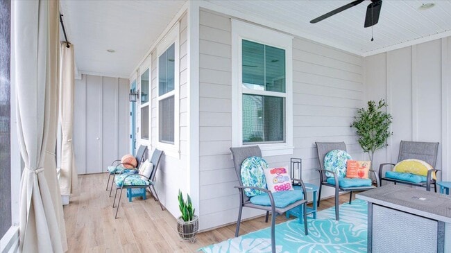 Photo - 1571 Shoreside Dr